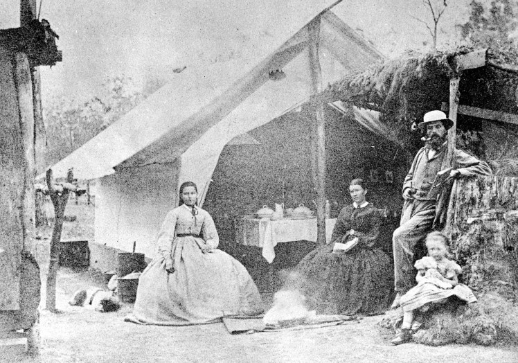 railway family col BW