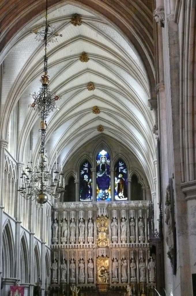 St Saviours interior