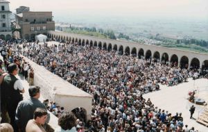 Easter Mass in Assisi 2000 with a massive outdoor congregation and al fresco Mass.