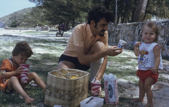 peter Louisa Rach picnic Ela Beach 1974
