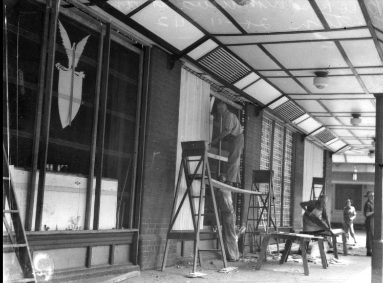 Repairing American canteen